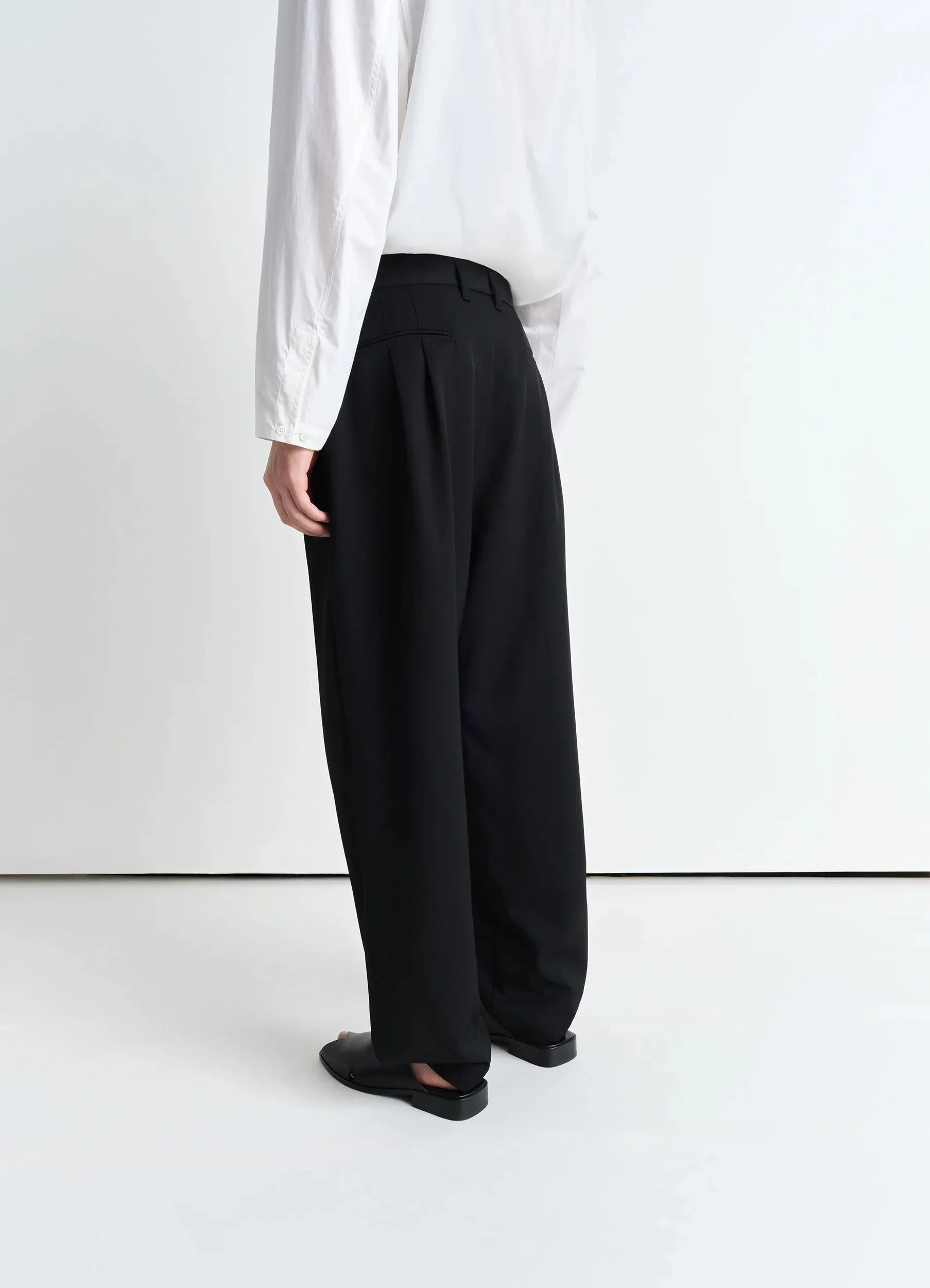 DRAWSTRING PLEATED PANTS